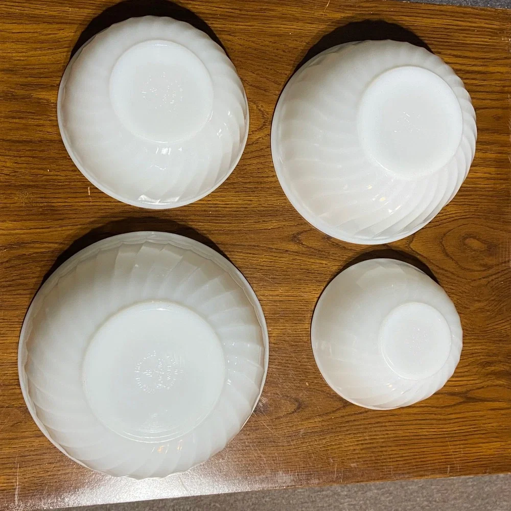 Anchor Hocking Fire-King Vintage Milk Glass Swirl Nesting Mixing Bowls Set of 4